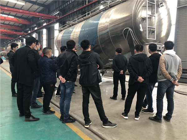 好色网
董事长对铝粉罐再提更高要求！